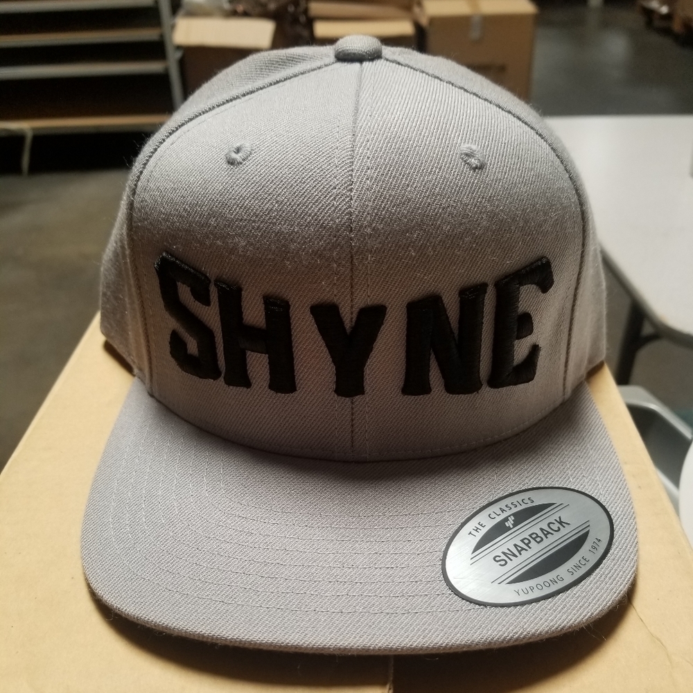 NWT Mens Gray Adjustable Snapback Hat